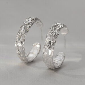 Szept Metalu – Kolczyki Artystyczne ze Srebra