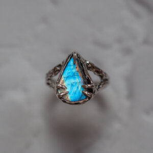 Łza księżyca – pierścionek z kamieniem księżycowym