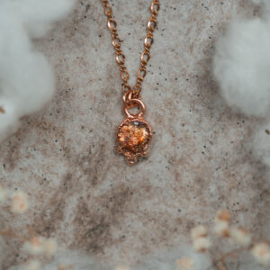 wisiorek z kamieniem słonecznym