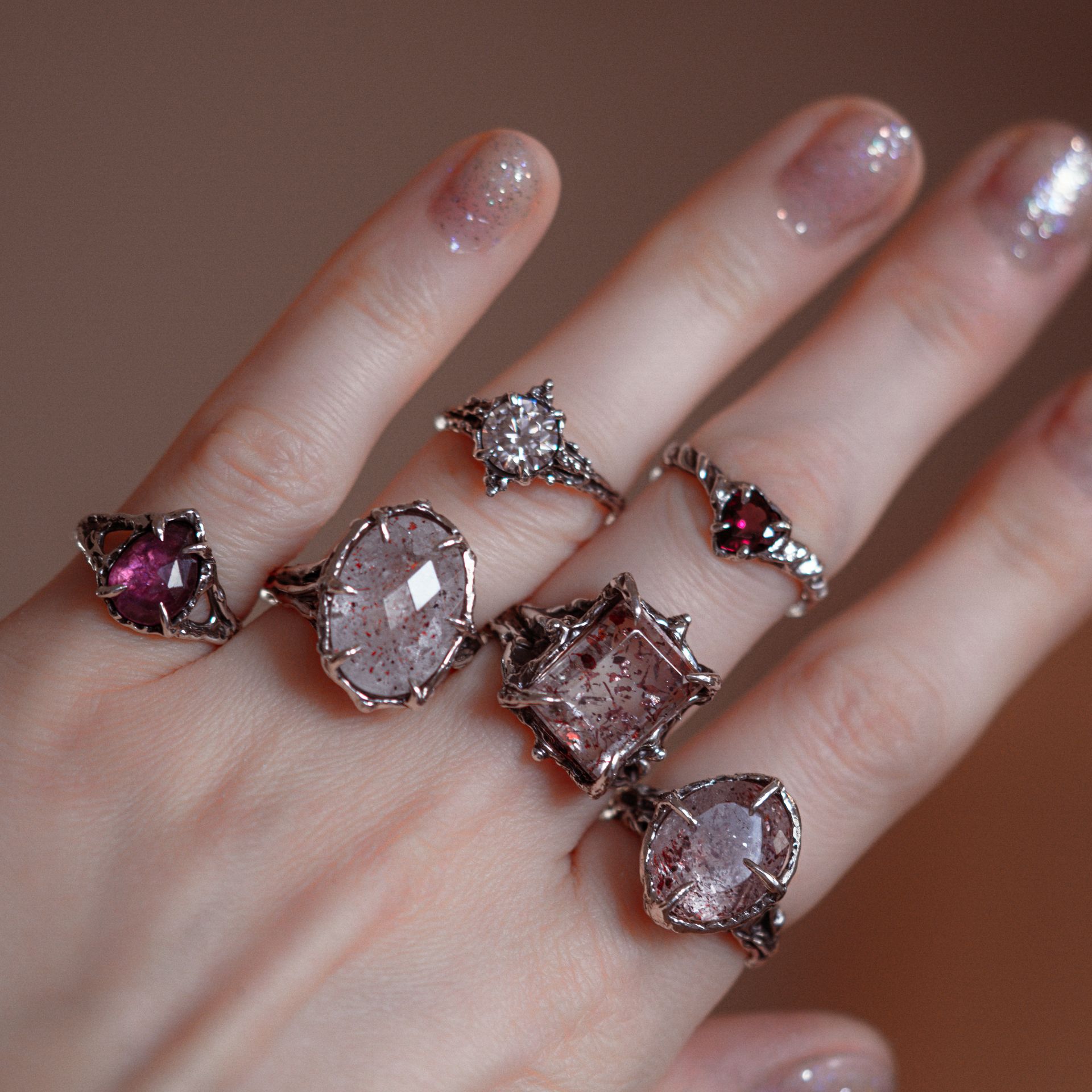 srebrne pierścionki z kamieniami ręcznie robione