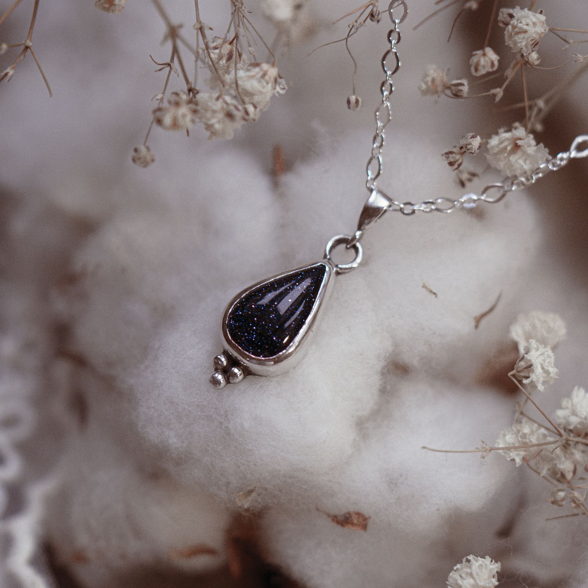 Srebrny naszyjnik z Nocą Kairu – ręcznie wykonany - obrazek 2