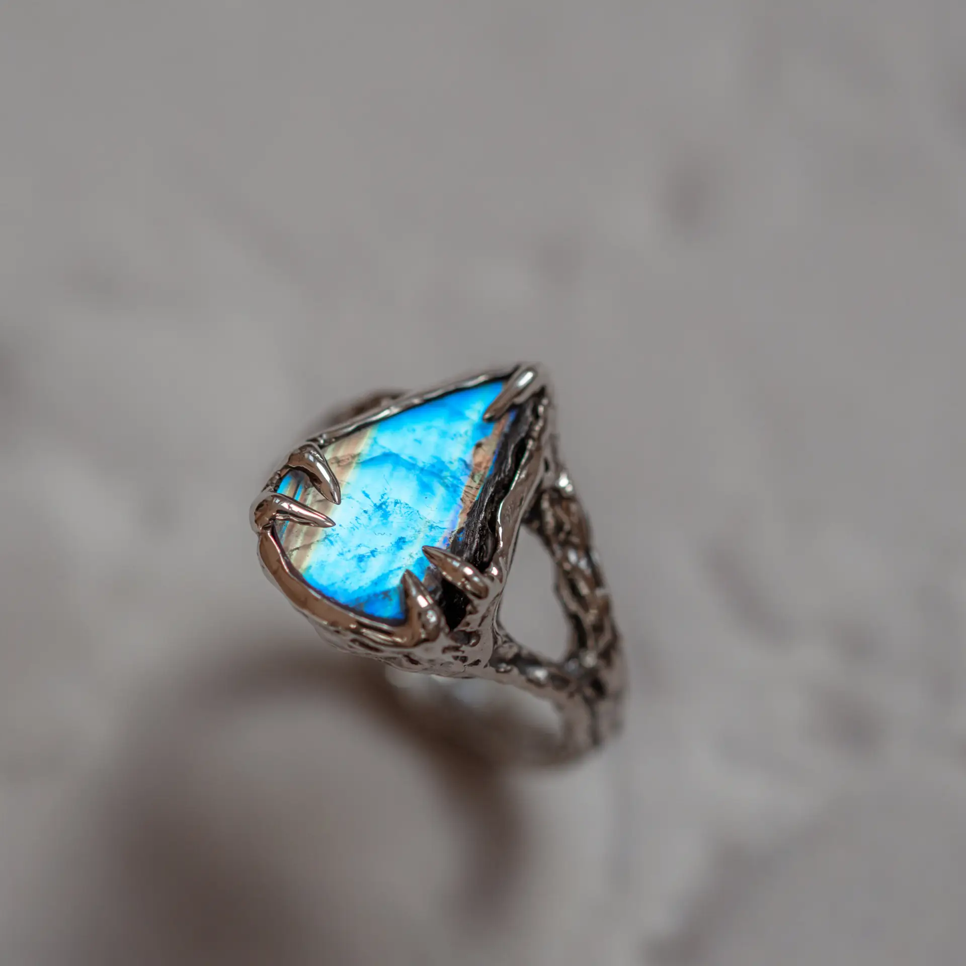 Łza księżyca – pierścionek z kamieniem księżycowym r. 11,5 - obrazek 2