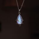 Srebrny naszyjnik z kamieniem księżycowym – Still Moon