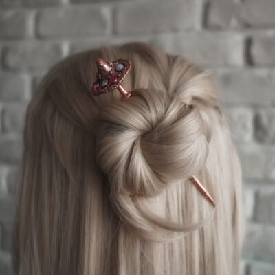 Kraina Czarów: Szpilka z Motywem Muchomora