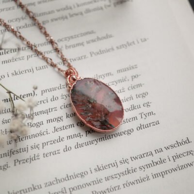 Kwiatowy Urok: Naszyjnik z Agatem Kwiatowym