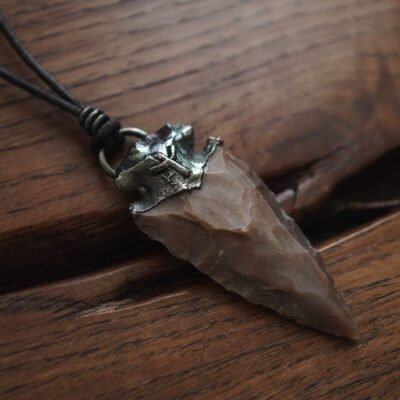 Runiczny Talizman Algiz z Grotem Agatu