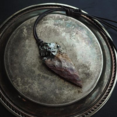 Runiczny Talizman Odala z Grotem Agatu