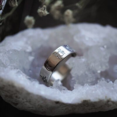 Silberner Ring Nachtgeheimnisse - Größe 13.