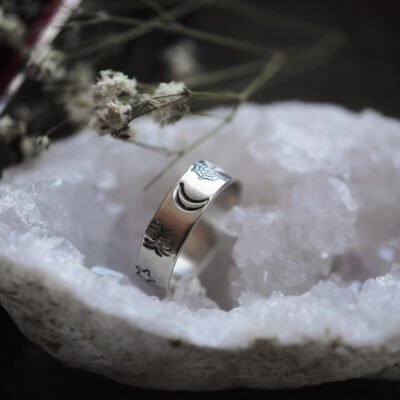 Srebrny Pierścionek Nocne Tajemnice - rozmiar 12.5