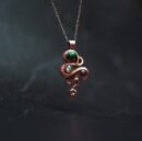 Serpentyna Natury – Naszyjnik z Magicznymi Kamieniami