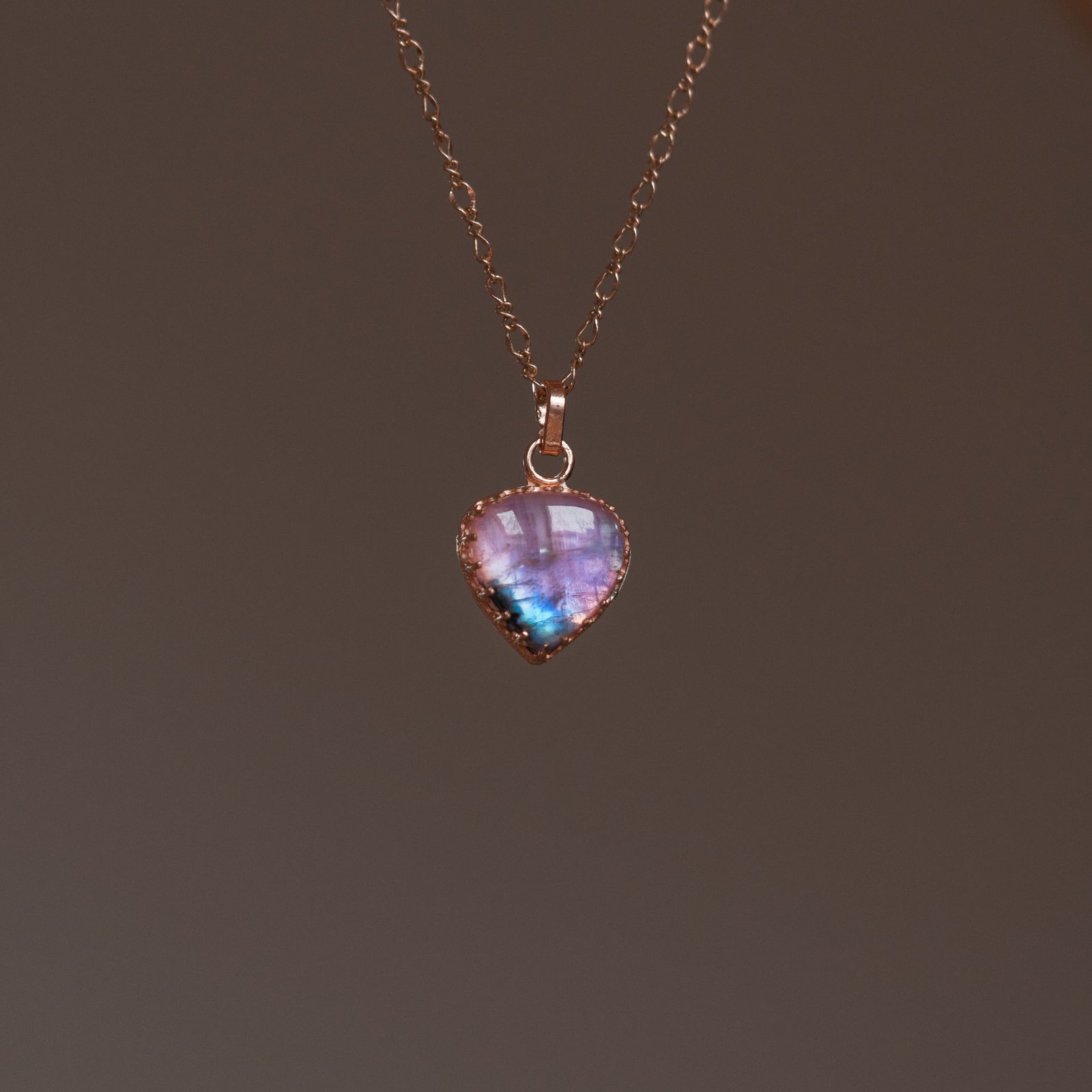 Miedziany naszyjnik z kamieniem księżycowym – Heart Light