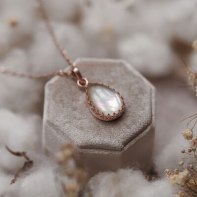 Miedziany naszyjnik z Mother of Pearl – Soft Light