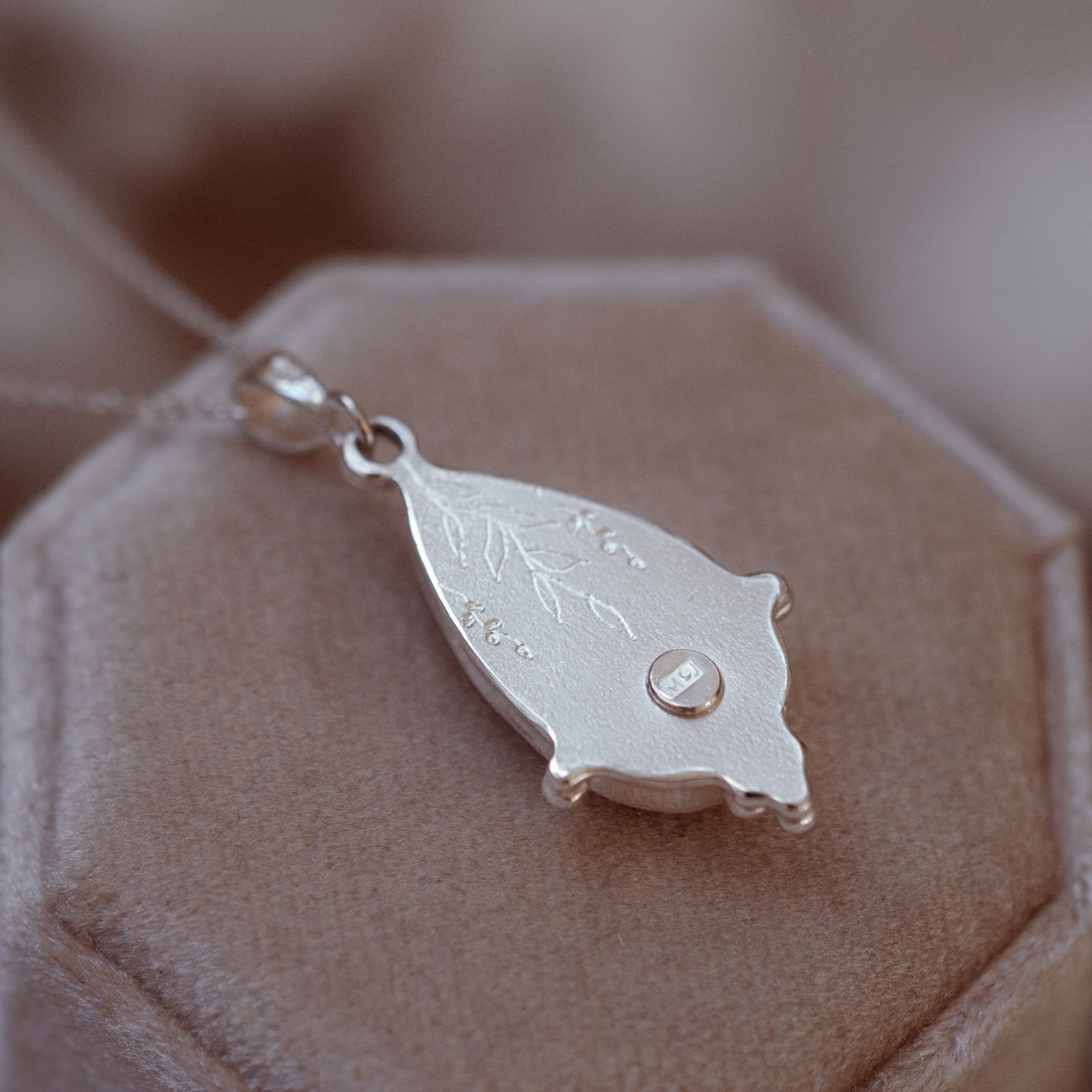 Srebrny naszyjnik z kamieniem księżycowym – Różowy Blask - obrazek 5