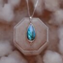 Srebrny naszyjnik z labradorytem – Turkusowy Płomień