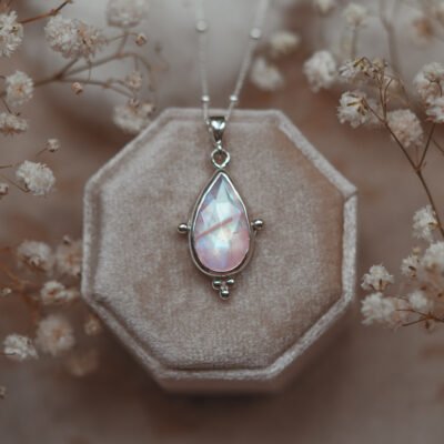 naszyjnik z kamieniem księżycowym srebro różowe refleksy