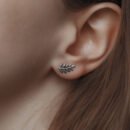 Srebrne kolczyki liście - delikatna gałązka przy uchu