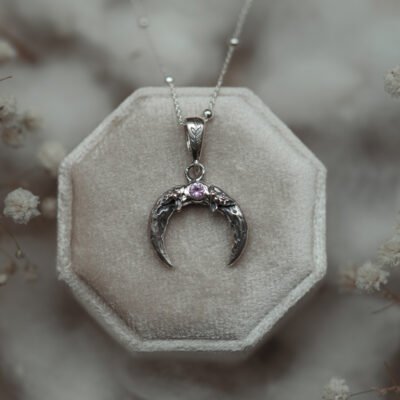 Srebrny naszyjnik księżyc z różowym szafirem - Moon Whisper