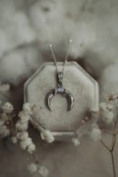 Srebrny naszyjnik księżyc kamień księżycowy – Moon Whisper