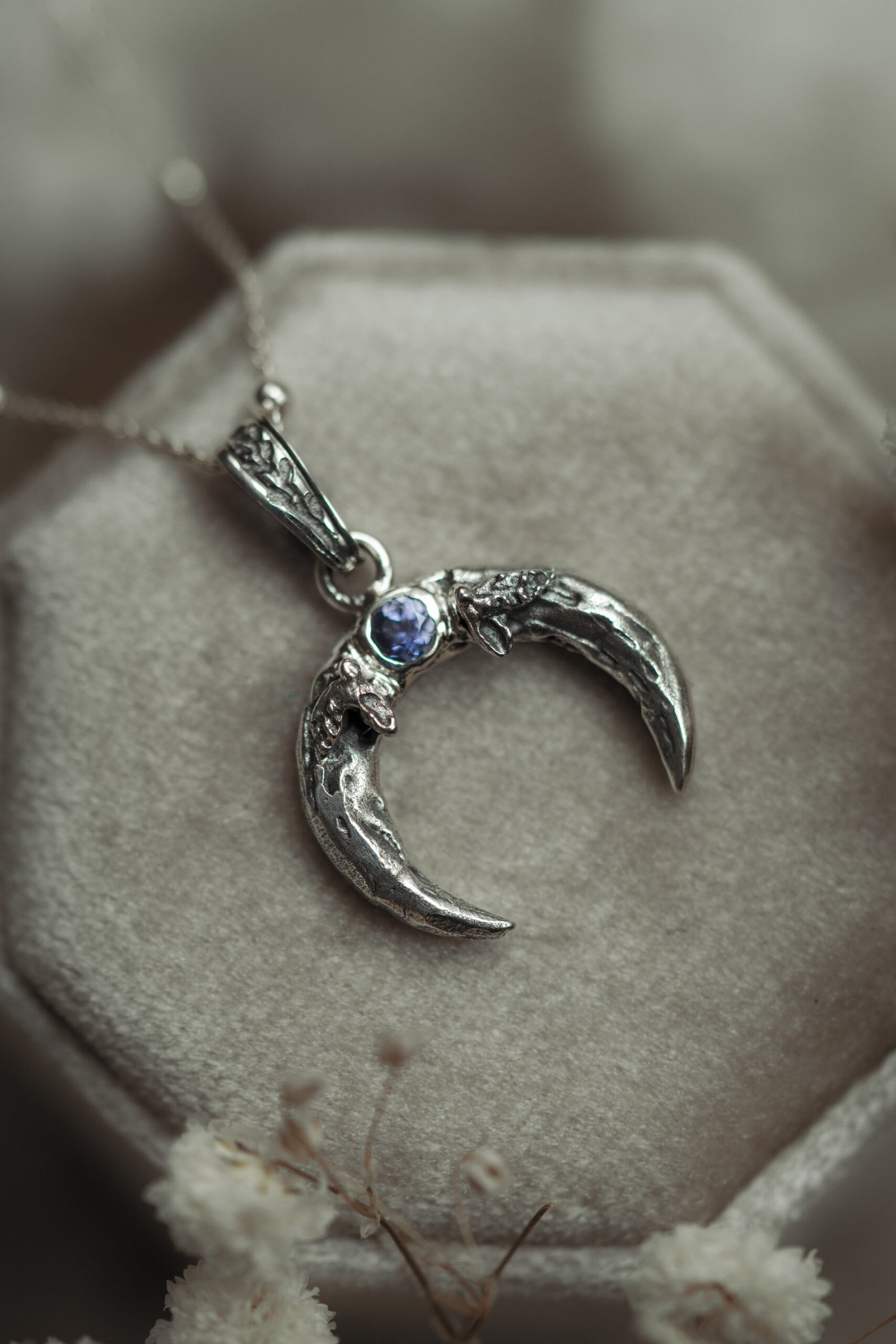 Srebrny naszyjnik księżyc z iolitem - Moon Whisper - obrazek 5