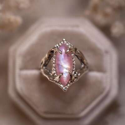 Silver Ring with Moonstone – Lunaria